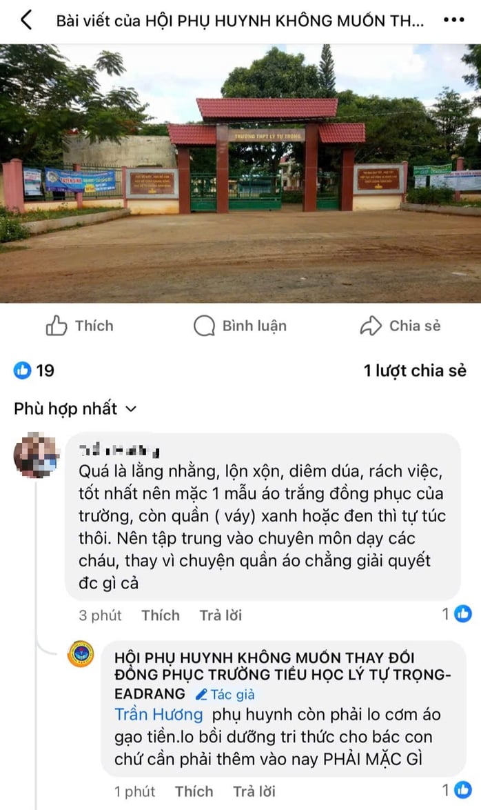 Phụ huynh phản ứng vì trường yêu cầu mặc đồng phục nhiều màu sắc trong tuần- Ảnh 2.