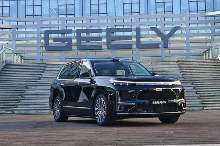 تفاصيل عن سيارة جيلي الرياضية الفاخرة Galaxy M9 PHEV، ابتداءً من 710 مليون دونج