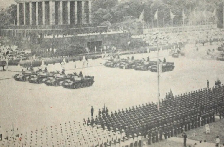 Ngày 2/9/1985, nước ta tổ chức duyệt binh kỷ niệm Cách mạng tháng Tám thành công và 40 năm Quốc khánh nước Cộng hòa Xã hội Chủ nghĩa Việt Nam. 