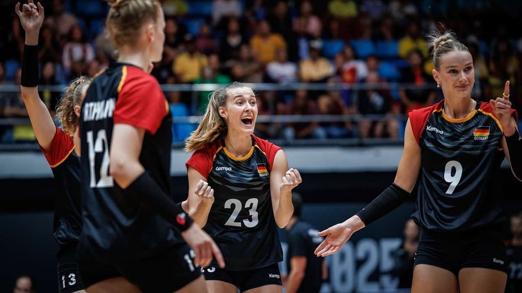 FIVB bình luận khi bóng chuyền nữ Việt Nam bị loại tại giải thế giới - 1