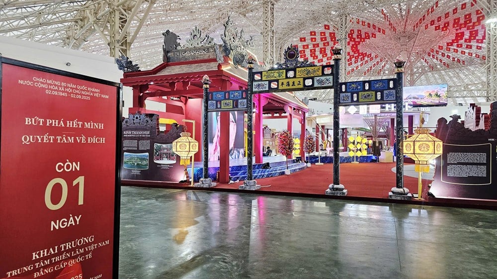 ការ​ប្រណាំង​ប្រជែង​នឹង​ពេល​វេលា​ដើម្បី​បញ្ចប់​ស្តង់​តាំង​ពិព័រណ៍​នៃ​ការ​តាំង​ពិព័រណ៍​សមិទ្ធិ​ផល​ជាតិ ៨០ ឆ្នាំ - រូបថត 12