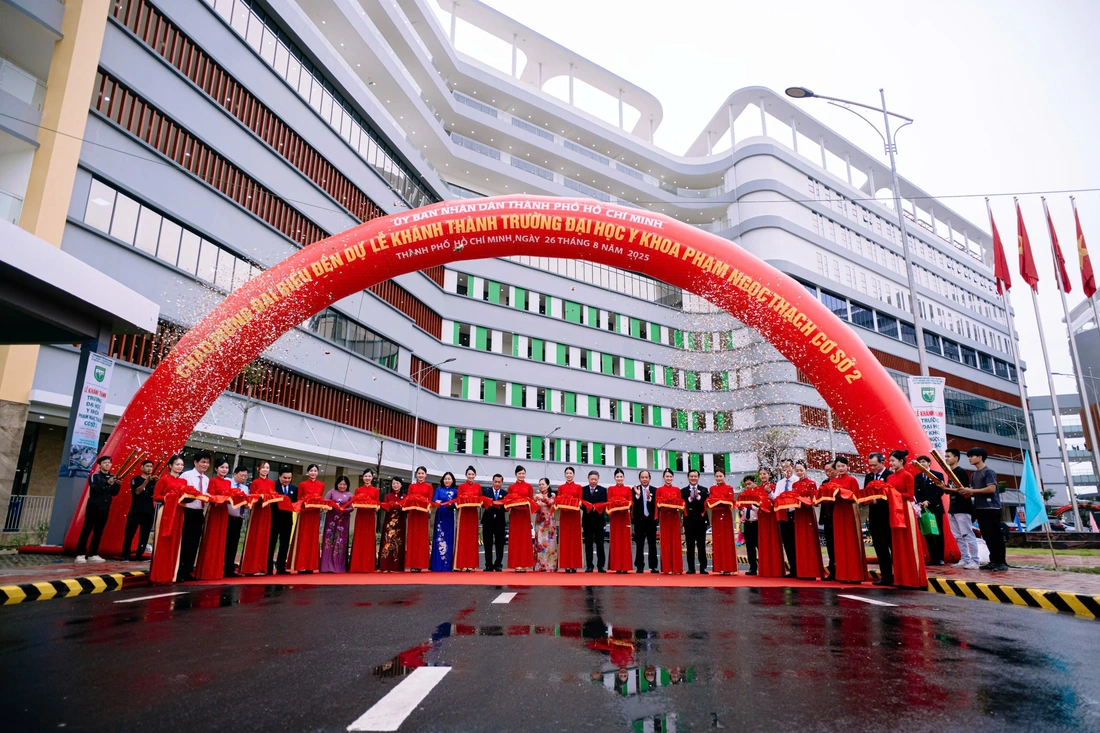 Trường đại học y dược đầu tiên trong khu 'campus y tế' chính thức đi vào hoạt động - Ảnh 3.