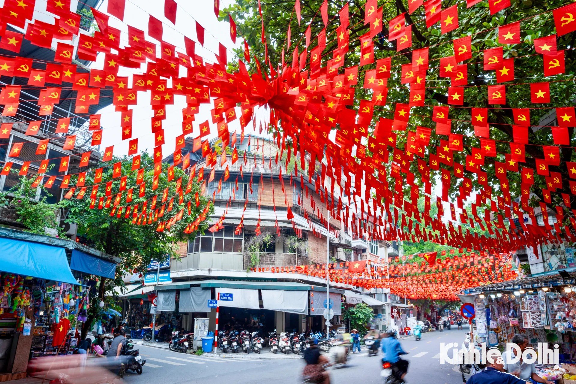 Đại sứ Khamphao Ernthavanh: Việt Nam khẳng định vị thế bằng sức sống mãnh liệt và khát vọng vươn lên