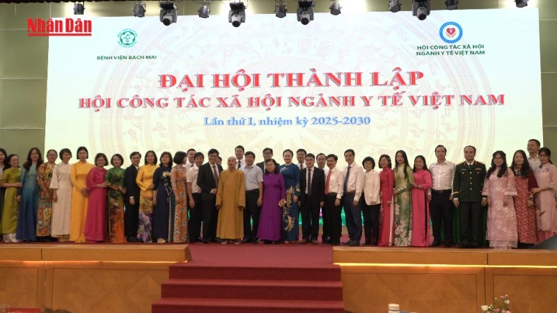 [វីដេអូ] ការបង្កើតសមាគមន៍អ្នកធ្វើការសង្គមវៀតណាមក្នុងវិស័យសុខាភិបាល