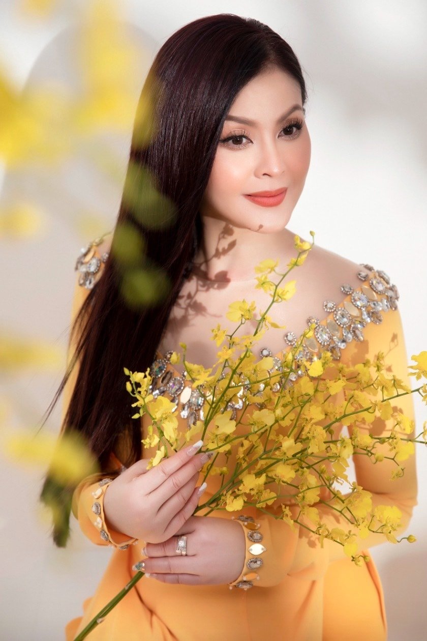 យ៉េន វី នៅតែក្មេង និងស្រស់ស្អាតនៅអាយុ U50 ។