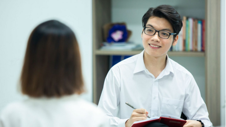 Tâm lý học là ngành học có điểm chuẩn dẫn đầu tại nhiều trường đại học trong mùa tuyển sinh 2025. (Ảnh minh hoạ)