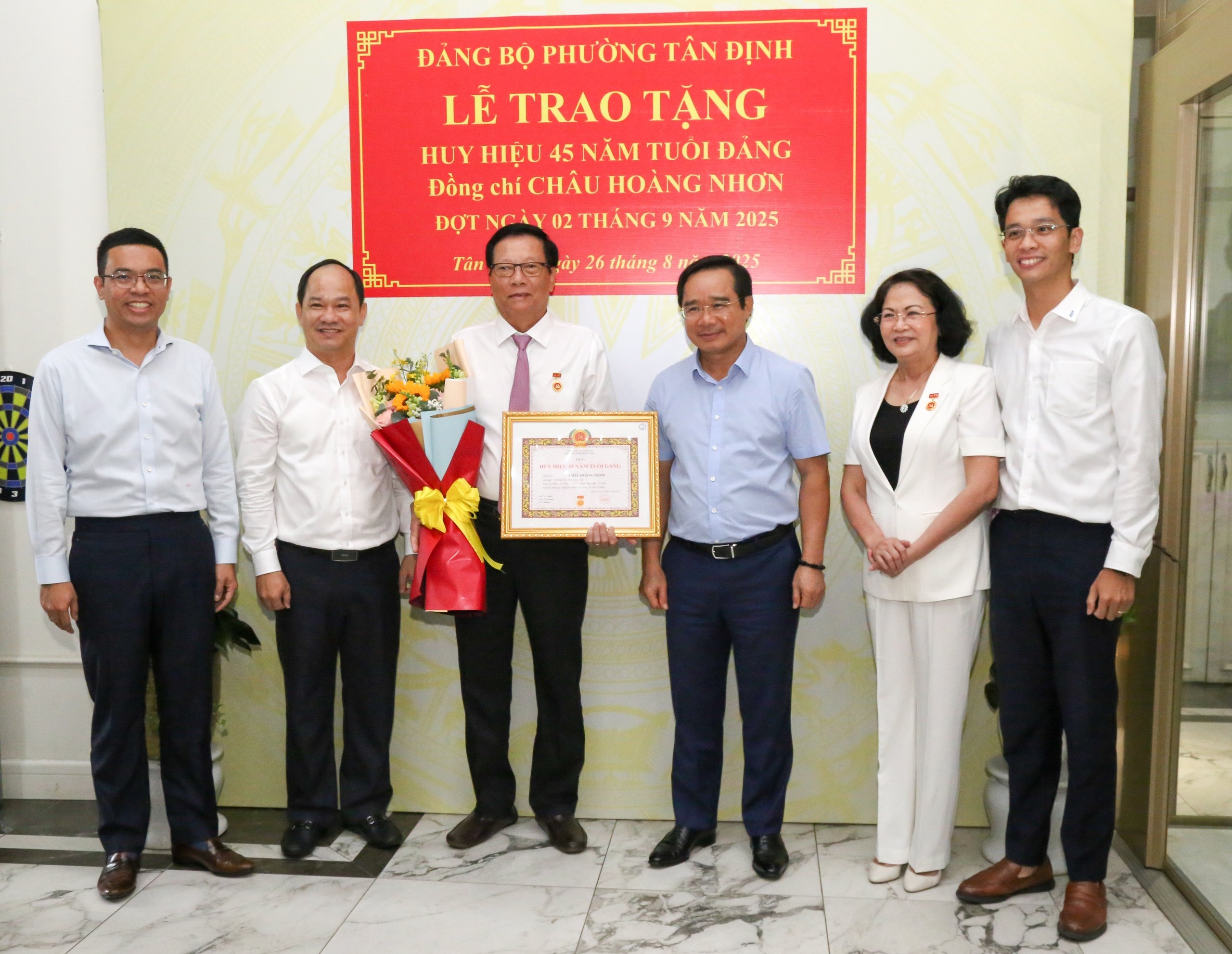 Dang Thi Ngoc Thinh - រូបថត ៤.