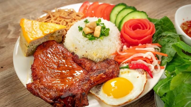 Vietnamese cuisine reaches out to the world: Broken rice appears on the menu of a large Japanese restaurant chain