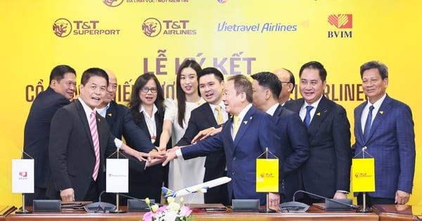 Vietravel Airlines participates in the National Achievement Exhibition to celebrate the 80th anniversary of National Day