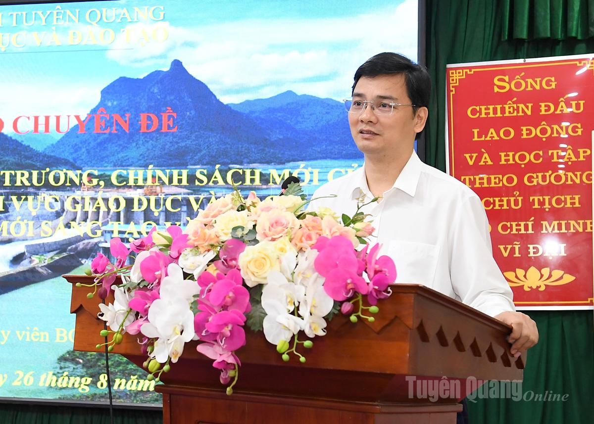 Giám đốc Sở Giáo dục và Đào tạo Vũ Đình Hưng phổ biến, quán triệt chủ trương, chính sách mới của Đảng và Nhà nước về lĩnh vực giáo dục và đào tạo, khoa học công nghệ, đổi mới sáng tạo và chuyển đổi số