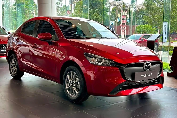 السعر الفعلي لسيارة Mazda2 في فيتنام يبدأ من 403 مليون دونج