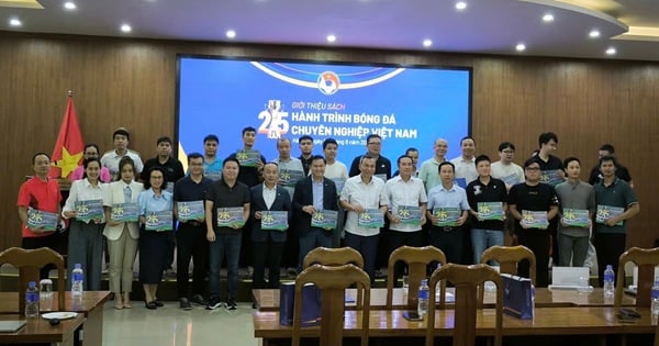 Lancement du livre « 25 ans de parcours du football professionnel vietnamien »