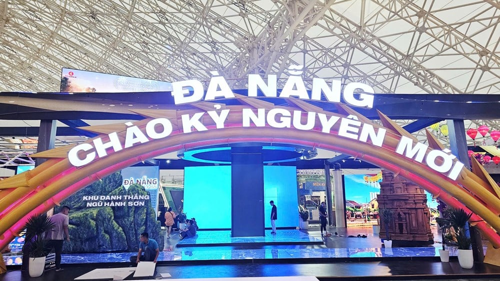 ការ​ប្រណាំង​ប្រជែង​នឹង​ពេល​វេលា​ដើម្បី​បញ្ចប់​ស្តង់​ពិព័រណ៍​នៃ​ការ​តាំង​ពិព័រណ៍​សមិទ្ធិ​ផល​ជាតិ ៨០ ឆ្នាំ - រូបថត ១១
