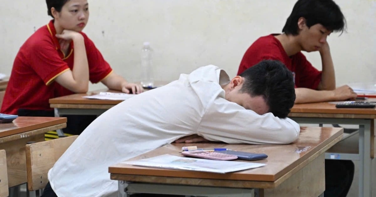 "합격한 학교는 낙제했다고 보고했고, 낙제한 학교는 성공했다고 보고했다" 남학생은 온갖 방법을 동원해 이를 해결하려고 했다.