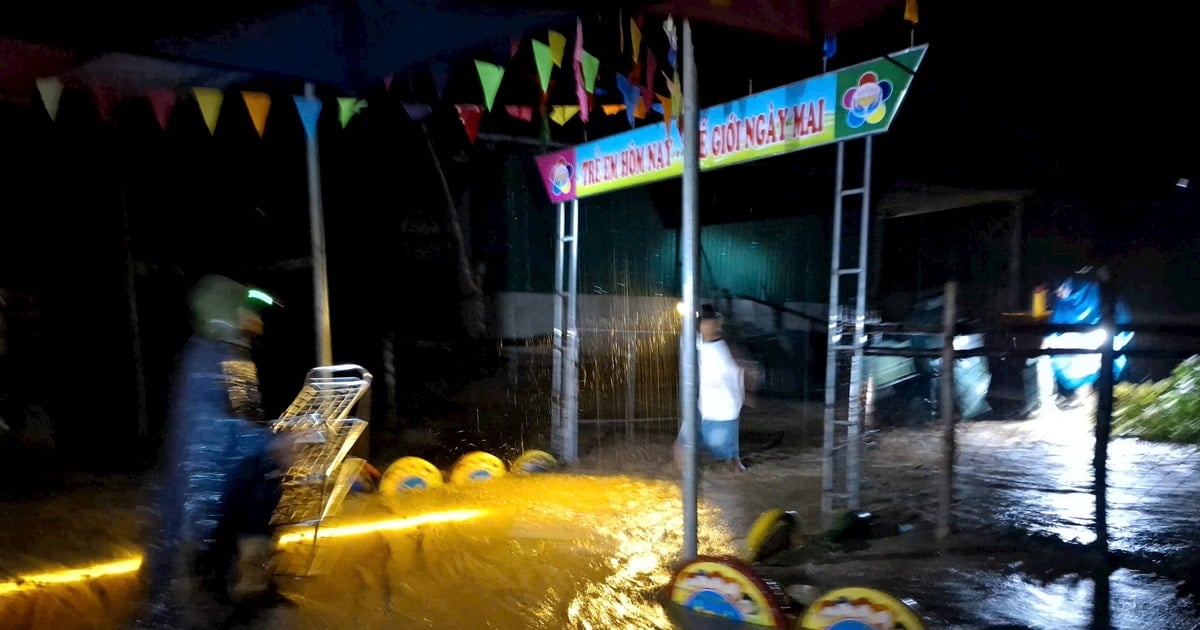 Nghe An occidental : De graves inondations et glissements de terrain après la tempête n° 5 ont nécessité l'évacuation d'urgence de centaines de foyers