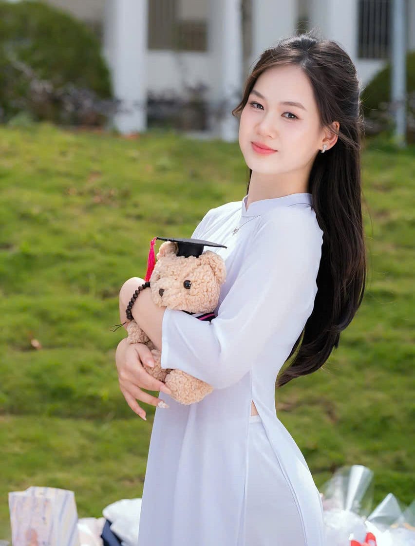 블록 A 2025 최우수 학생 Hien Mai.jpg