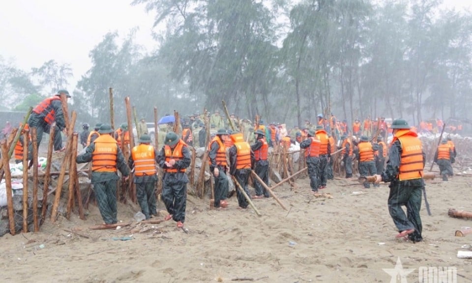 Update: Sturm Nr. 5, Stufe 16, befindet sich in den Küstengewässern von Nghe An und Ha Tinh.