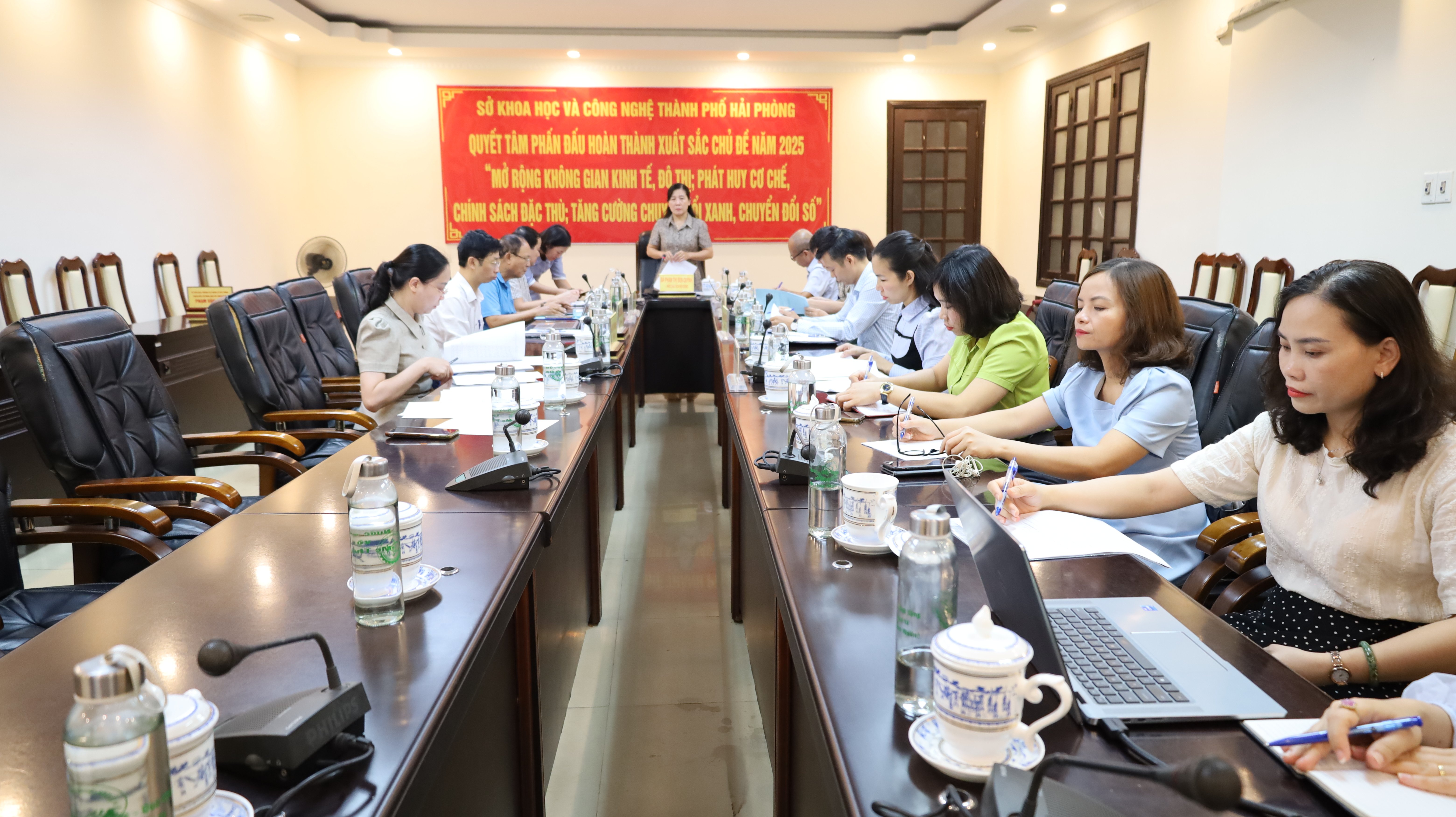 Proponer soluciones para mejorar la productividad laboral y contribuir a la construcción de las bases materiales y espirituales para la construcción del socialismo en la ciudad de Hai Phong.