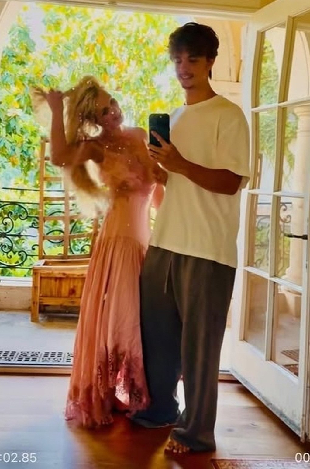 Britney Spears đăng ảnh khỏa thân: Bi kịch ngôi sao chưa bao giờ kết thúc - 4