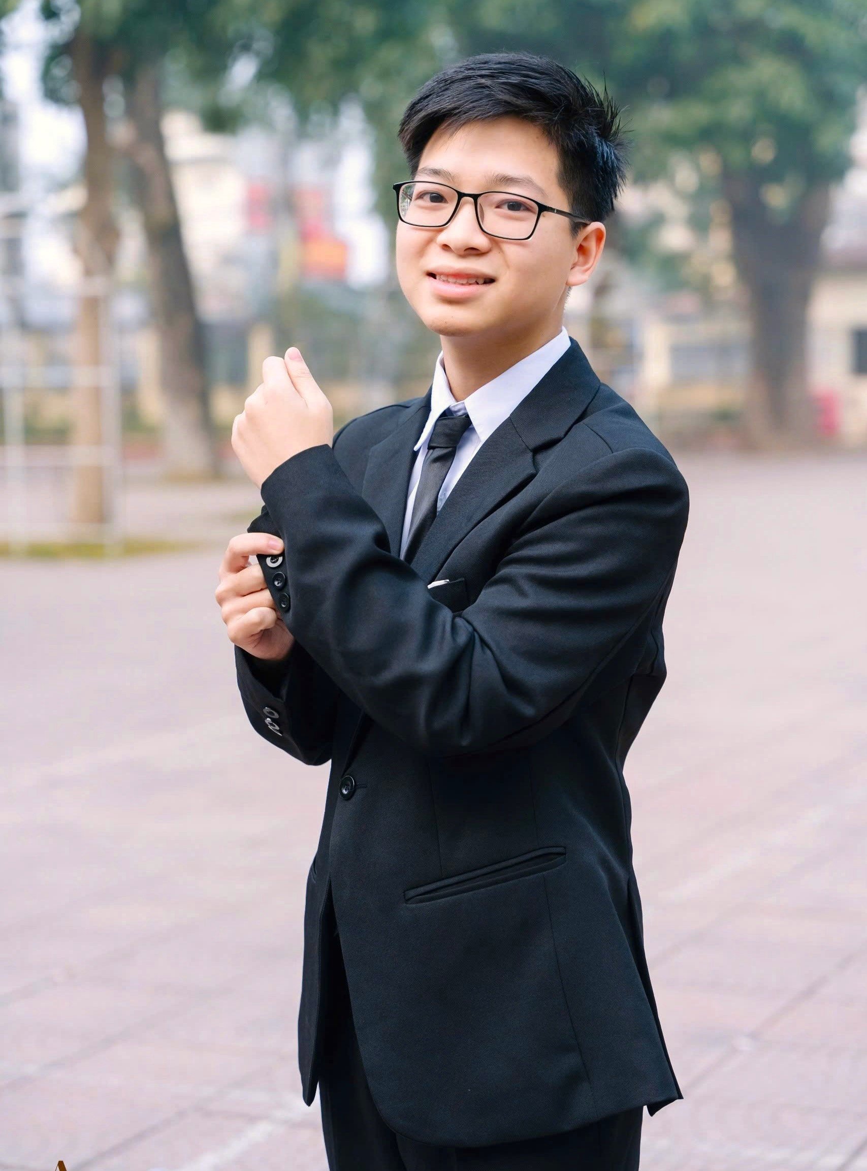 A블록 2025년 최우수 학생 Duy Phong 2.jpg
