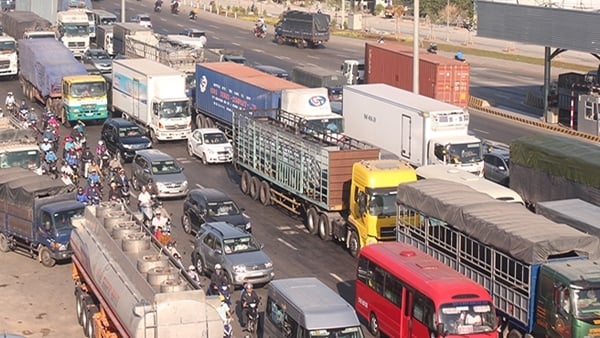 Lesson 4: What is the overall solution to reduce private vehicles?