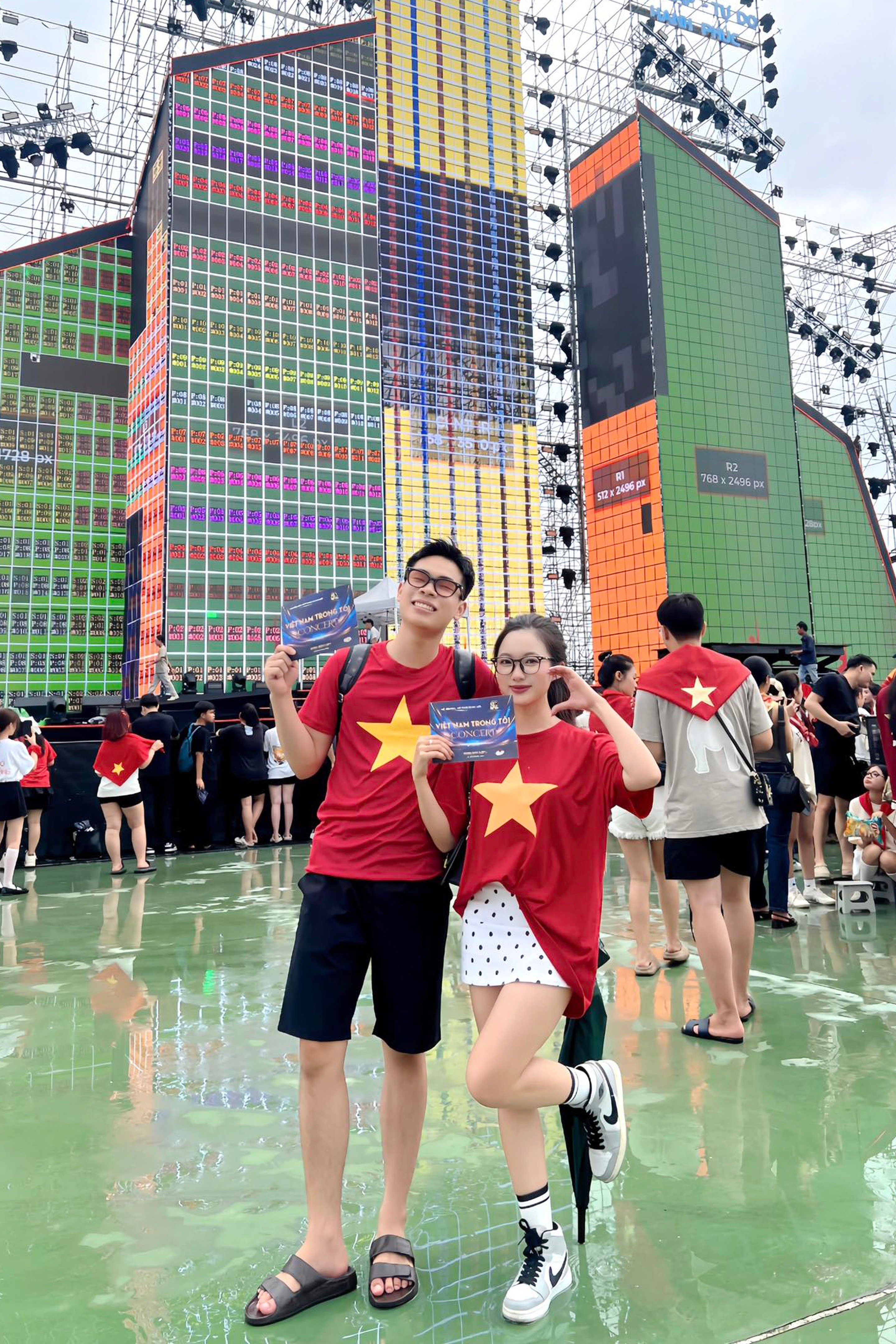 Hàng nghìn khán giả đội mưa xem concert quốc gia Việt Nam trong tôi - 4