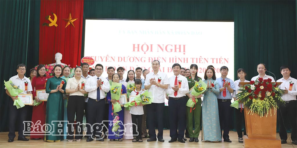 Xã Đoàn Đào tuyên dương 19 tập thể, cá nhân có thành tích tiêu biểu trong các phong trào thi đua.