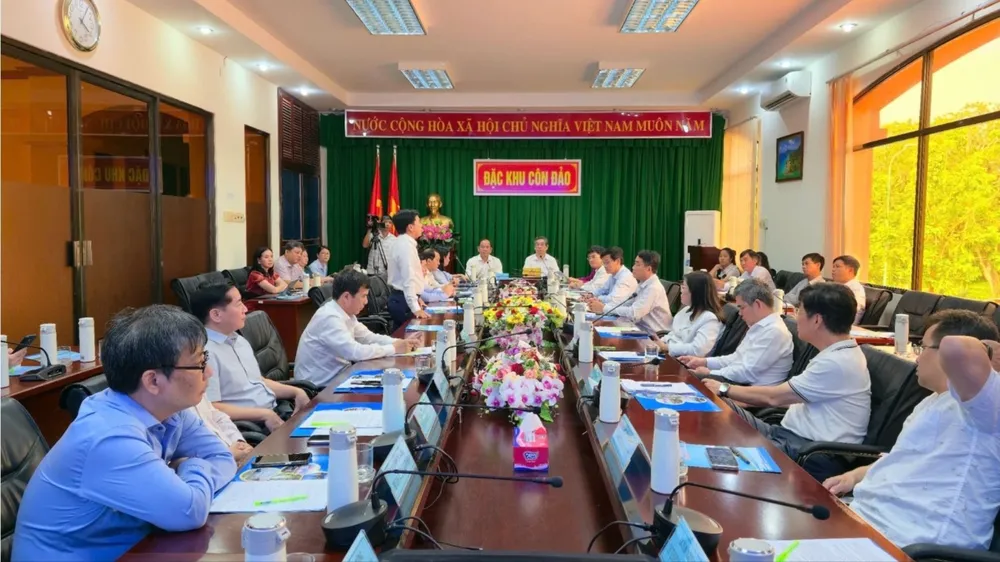 Eine Delegation aus Führungskräften aus Ho-Chi-Minh-Stadt und Leitern führender allgemeiner und spezialisierter Krankenhäuser führte am 16. Juli eine Felduntersuchung in der Sonderzone Con Dao durch.