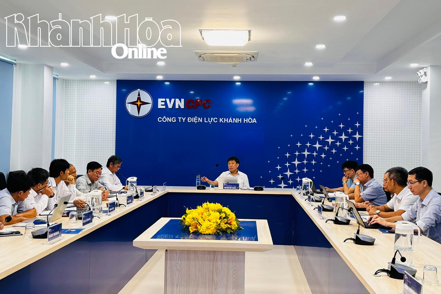 គណៈប្រតិភូសាជីវកម្ម Central Power Corporation បានធ្វើការជាមួយក្រុមហ៊ុន Khanh Hoa Power Company។