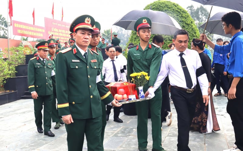 Đồng Nai trang trọng an táng 30 hài cốt liệt sĩ  -0