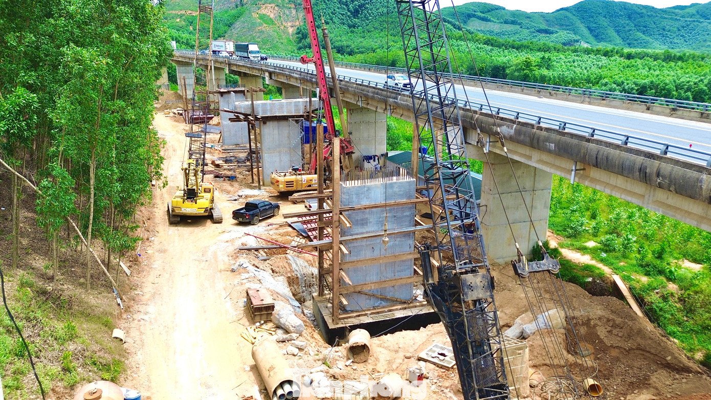 tp-6-run-through-la-son-hoa-lien-highway-2.jpg