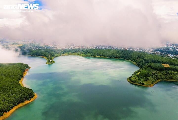 Biển hồ Gia Lai - Tinh hoa của Đại ngàn.