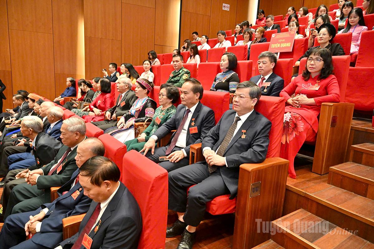 ผู้นำจังหวัดและผู้แทนเข้าร่วมการประชุม