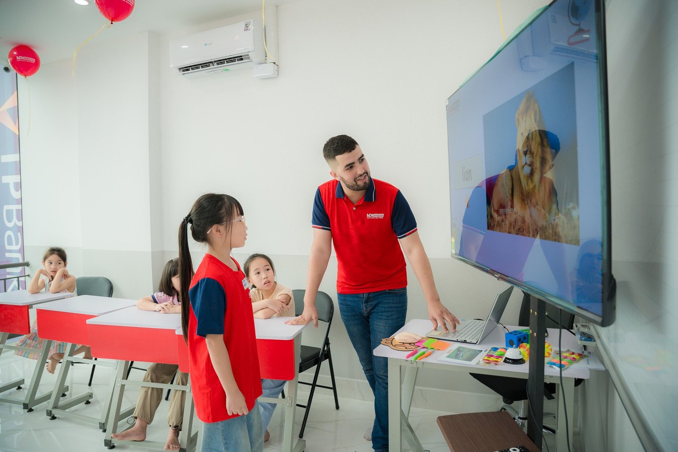 anh-giao-vien-hdi-english.jpg