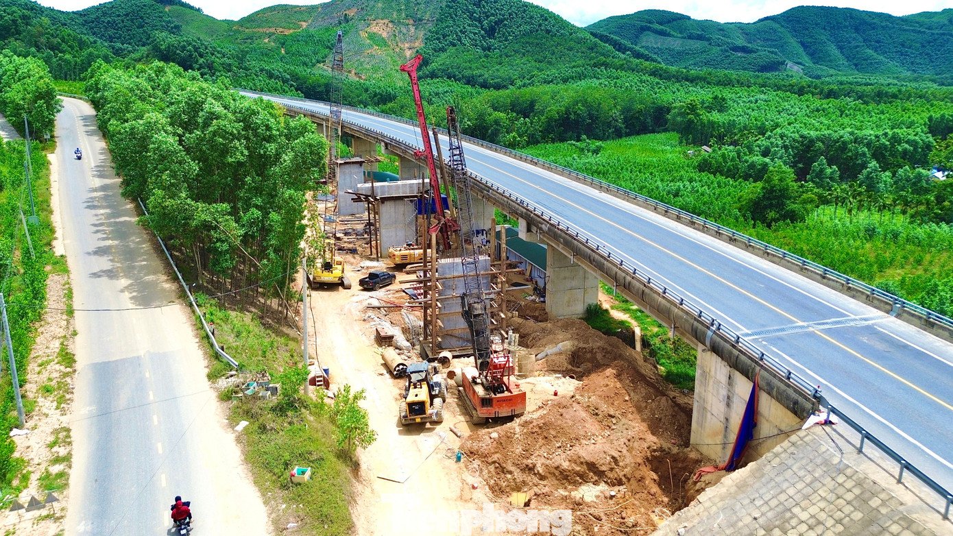 tp-7-run-through-la-son-hoa-lien-highway-3.jpg