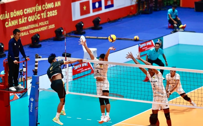 Giải bóng chuyền Công an, Cảnh sát quốc tế 2025: Hai đội chủ nhà thất thủ - Ảnh 7.