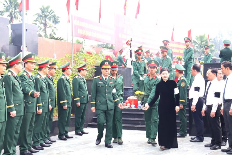 Đồng Nai trang trọng an táng 30 hài cốt liệt sĩ  -0