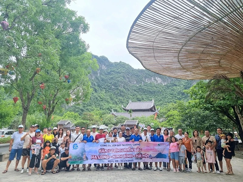 ยกระดับประสบการณ์การท่องเที่ยวเวียดนามของคุณด้วย Dat Viet Tour