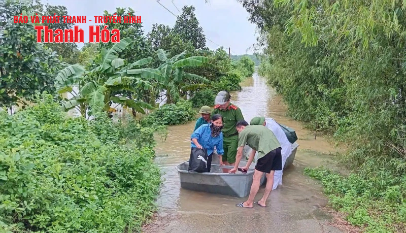 170 គ្រួសារ​នៅ​ភូមិ Tien Nong ឃុំ Dinh Hoa ត្រូវ​ដាច់​ដោយ​ទឹក​ជំនន់។