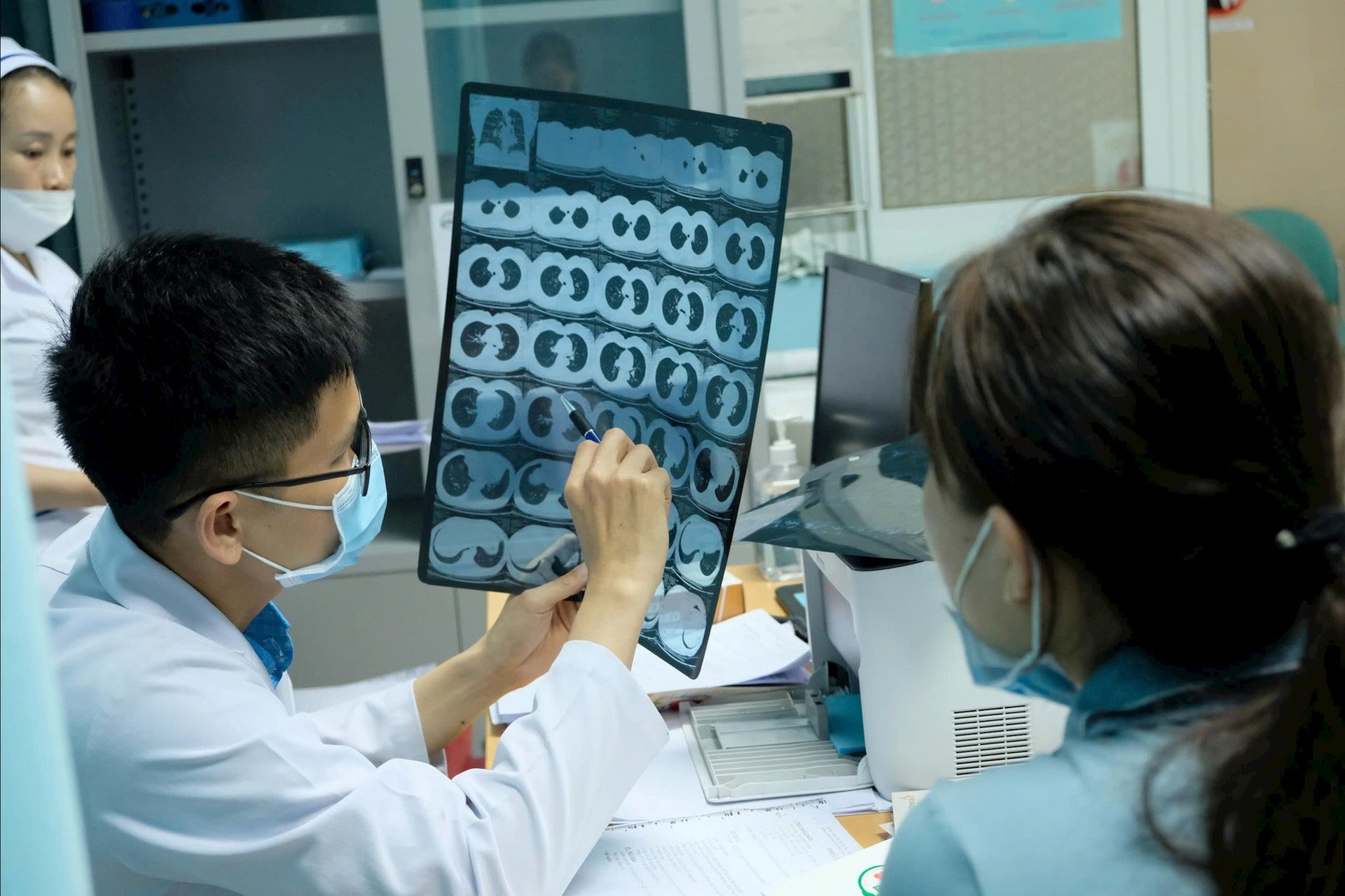 El Hospital Oncológico de Da Nang realiza pruebas de detección de cáncer de pulmón mediante tomografías computarizadas de baja dosis sin contraste. Foto: LE HUNG
