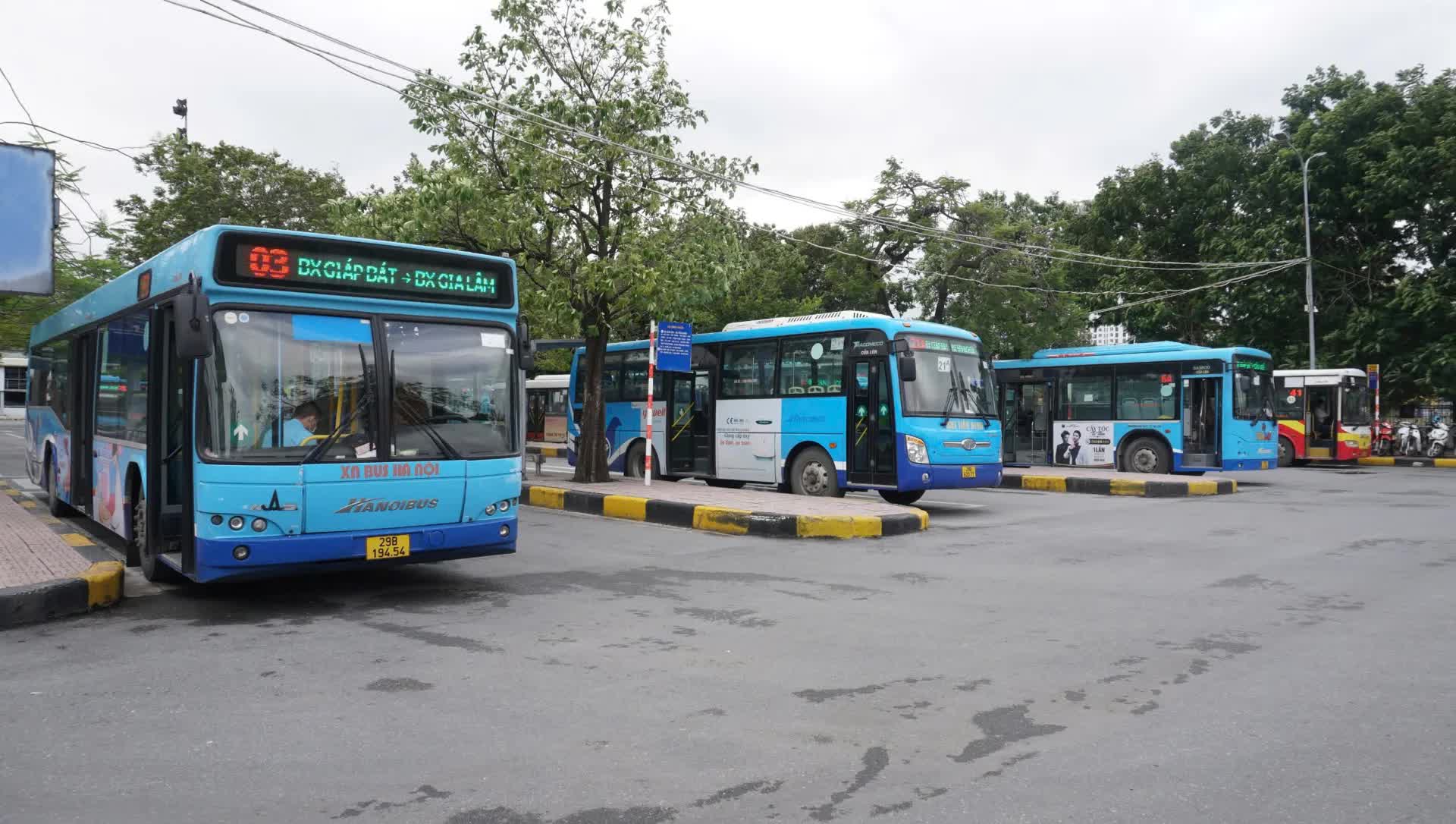 Điều chỉnh lộ trình nhiều tuyến xe buýt phục vụ sơ duyệt Lễ diễu binh, diễu hành- Ảnh 1.