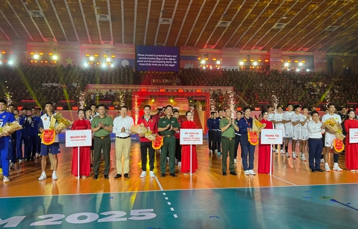 Giải bóng chuyền Công an, Cảnh sát quốc tế 2025: Hai đội chủ nhà thất thủ - Ảnh 3.