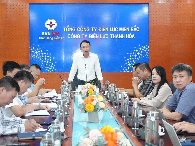 ទទួល​ស្គាល់​ការ​ខិត​ខំ​ប្រឹង​ប្រែង​របស់​ក្រុមហ៊ុន​អគ្គិសនី Thanh Hoa ក្នុង​ការ​ជម្នះ​ផល​វិបាក​នៃ​ព្យុះ​លេខ ៥