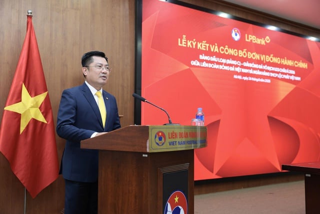 HLV Kim Sang-sik nói bất ngờ về tiền vệ Việt kiều Trần Thành Trung, muốn U.23 Việt Nam phải...- Ảnh 3.