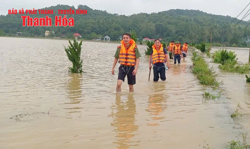 170 គ្រួសារ​នៅ​ភូមិ Tien Nong ឃុំ Dinh Hoa ត្រូវ​ដាច់​ដោយ​ទឹក​ជំនន់។