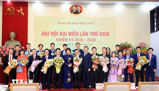 ttxvn-dai-hoi-dai-bieu-dang-bo-bao-nhan-lan-thu-xxix-nhiem-ky-2025-2030-2708-3.jpg