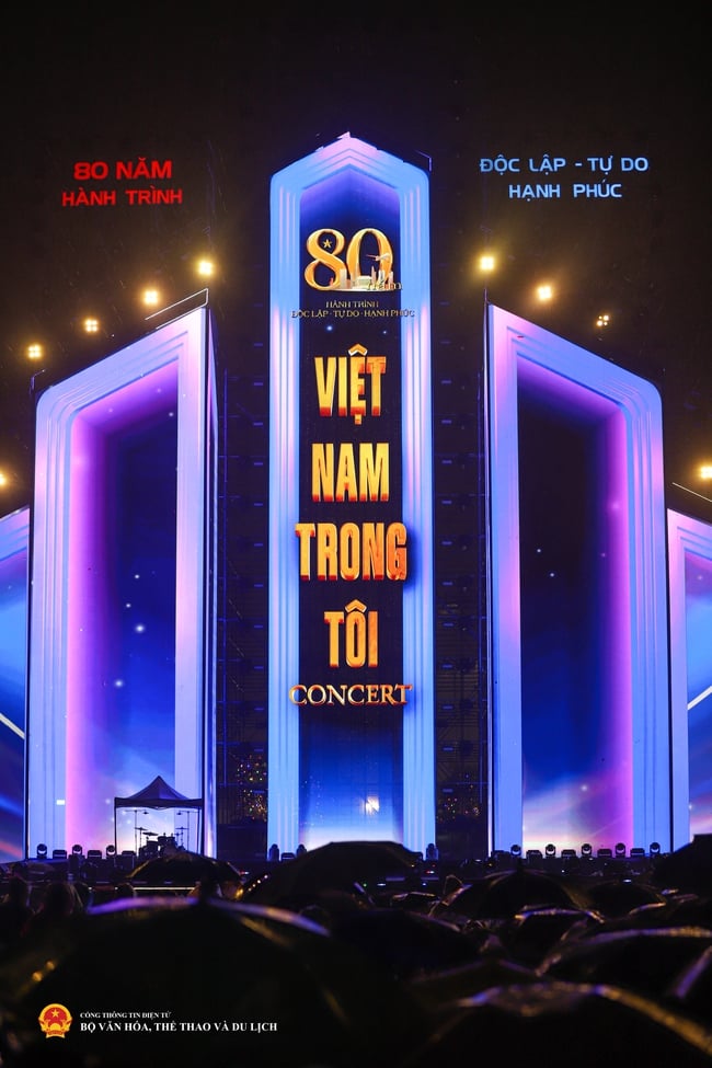 Chùm ảnh: Nghệ sĩ và khán giả cùng hòa vào câu chuyện "Việt Nam trong tôi" - Ảnh 1.