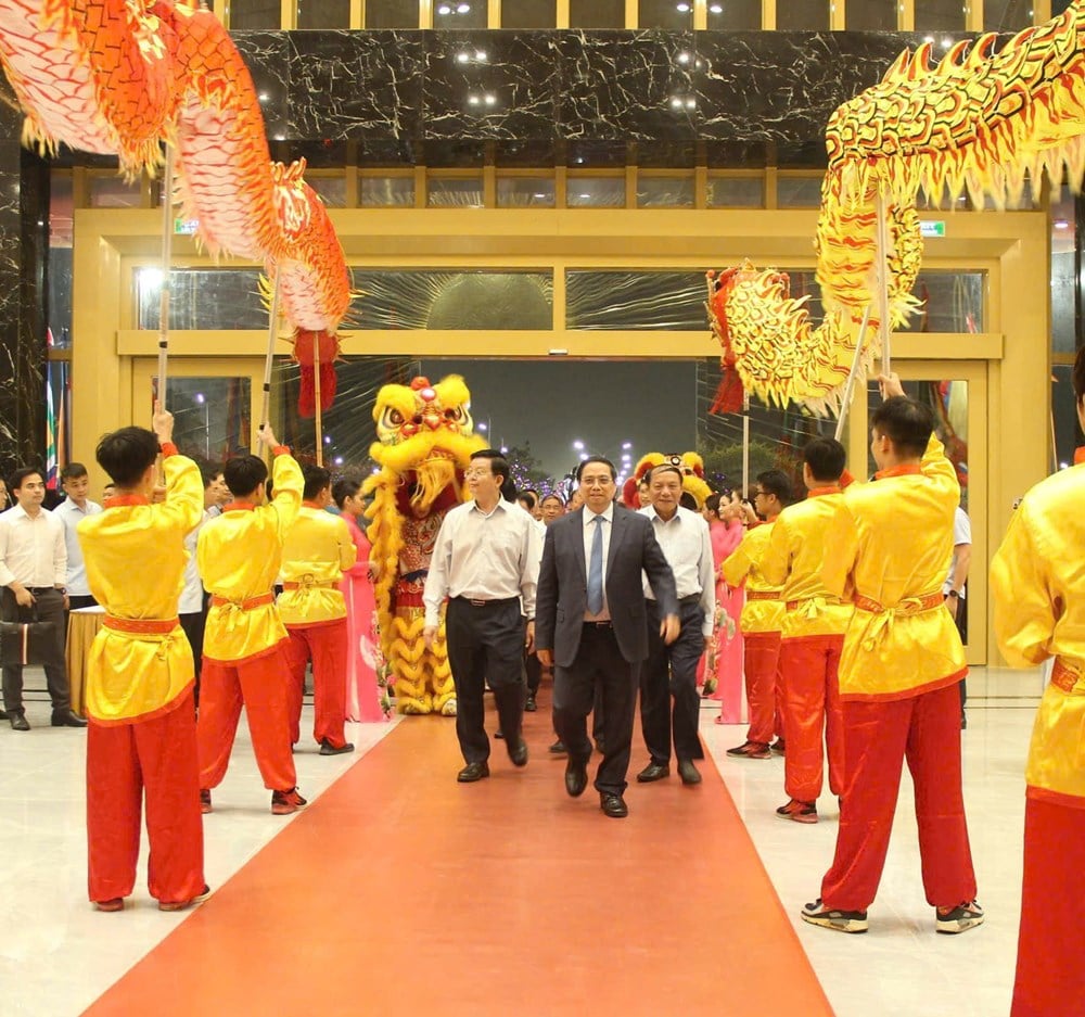 Thủ tướng: Lễ khai mạc Triển lãm thành tựu Đất nước phải là thực sự là một lễ hội tinh thần - Ảnh 1.
