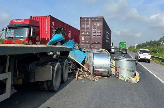 “Quả bom thép” tiềm ẩn hiểm họa trên đường -0