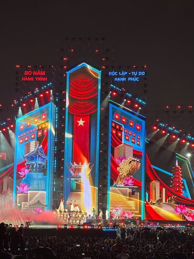 4,2 tỉ đồng từ concert 'Việt Nam trong tôi' gửi đến bà con vùng lũ- Ảnh 1.